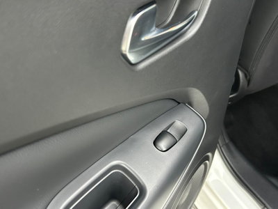 Nissan Juke 1.6 hev Tekna (20)