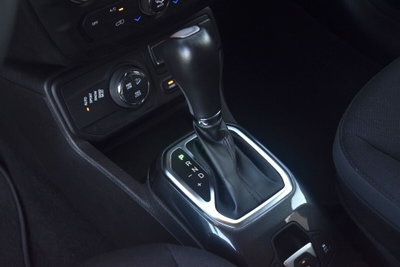 Jeep Renegade 1.3 T4 190CV PHEV 4xe AT6 Upland (15)