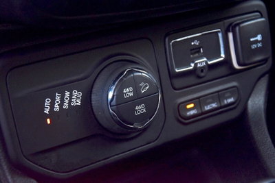 Jeep Renegade 1.3 T4 190CV PHEV 4xe AT6 Upland (19)