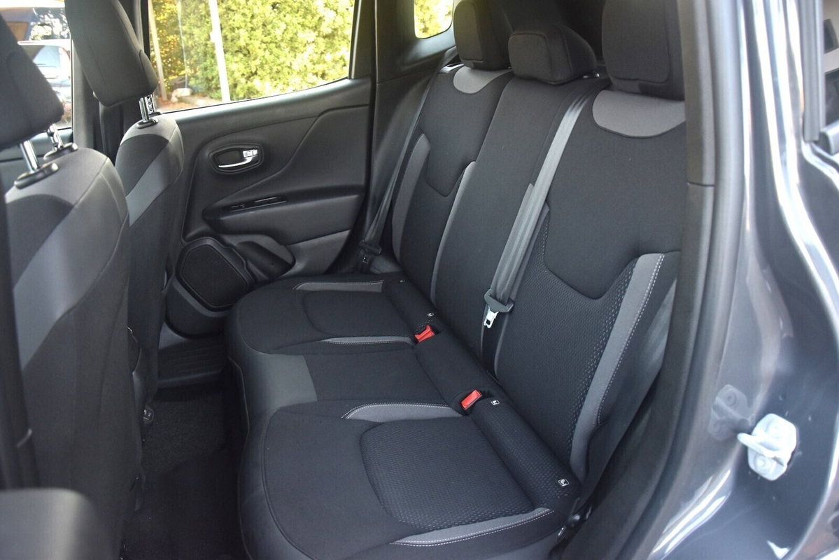 Jeep Renegade 1.3 T4 190CV PHEV 4xe AT6 Upland (9)