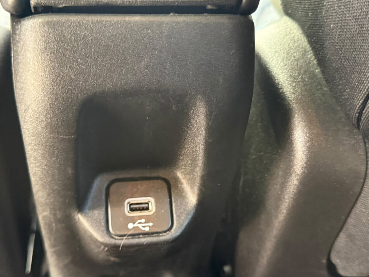 Jeep Renegade 1.3 T4 240CV PHEV 4xe AT6 Trailhawk (12)