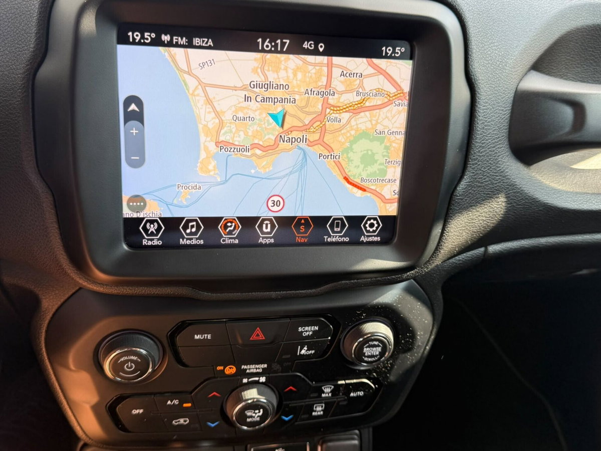 Jeep Renegade 1.3 T4 240CV PHEV 4xe AT6 Trailhawk (14)