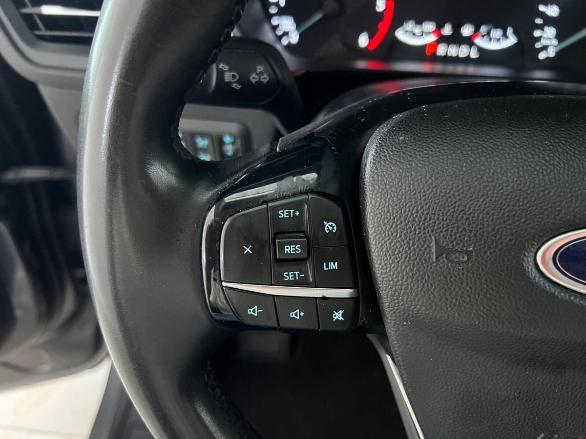 Ford Kuga 1.5 EcoBlue 120 CV 2WD ST-Line (9)