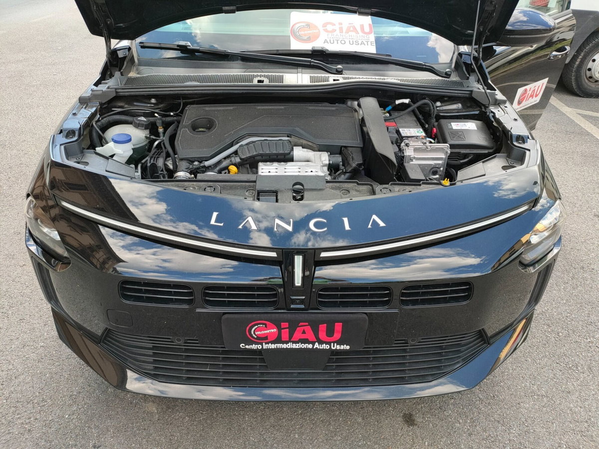 Lancia Ypsilon 1.2 mhev Edizione Limitata Cassina e-dct (20)