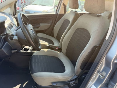 Fiat Grande Punto 1.4 5 porte Dynamic (9)