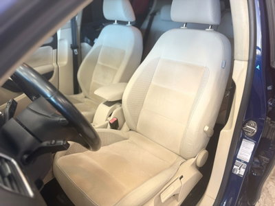 Volkswagen Golf 1.6 TDI DPF DSG 5p. Highline (10)