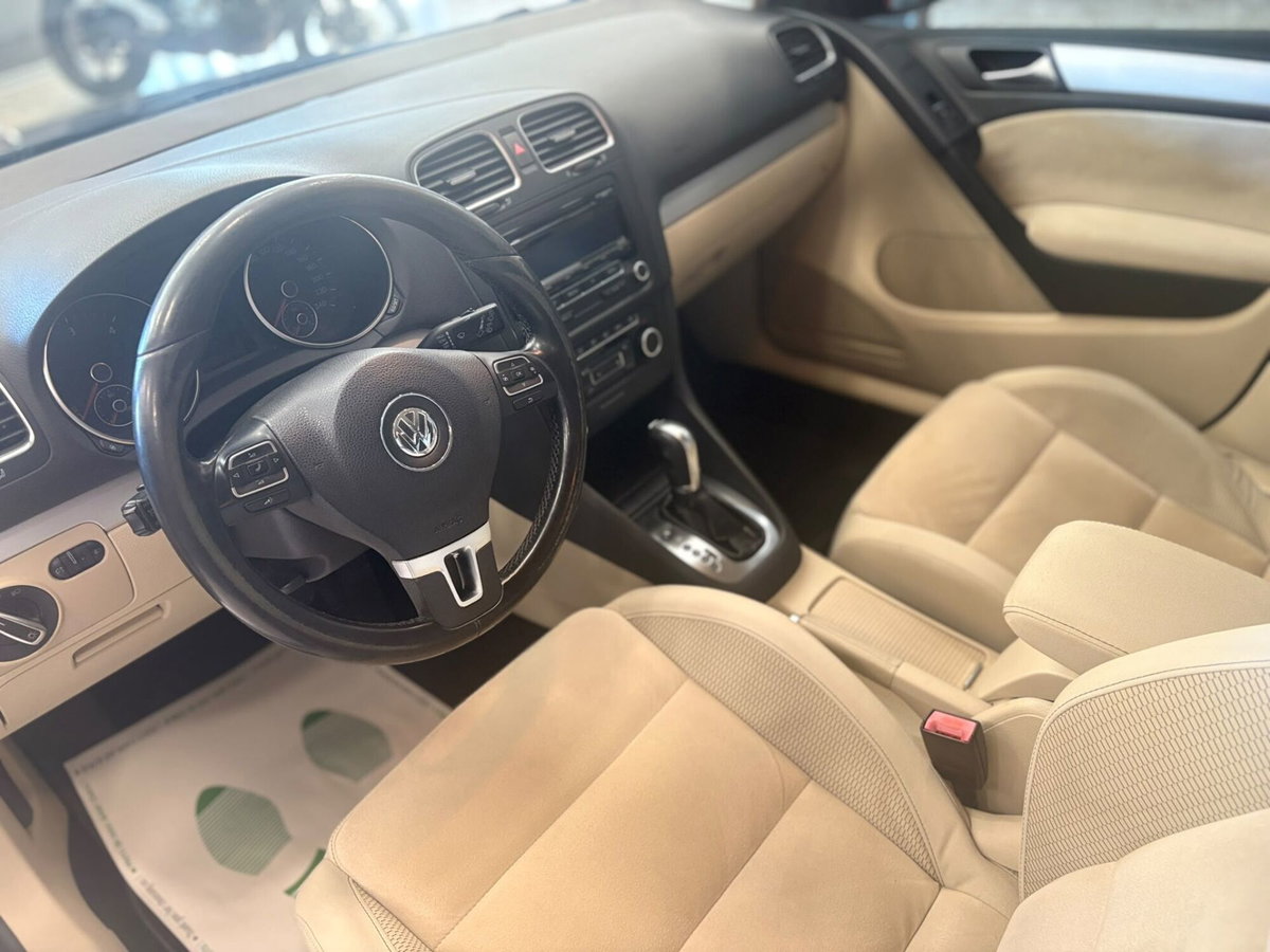 Volkswagen Golf 1.6 TDI DPF DSG 5p. Highline (12)