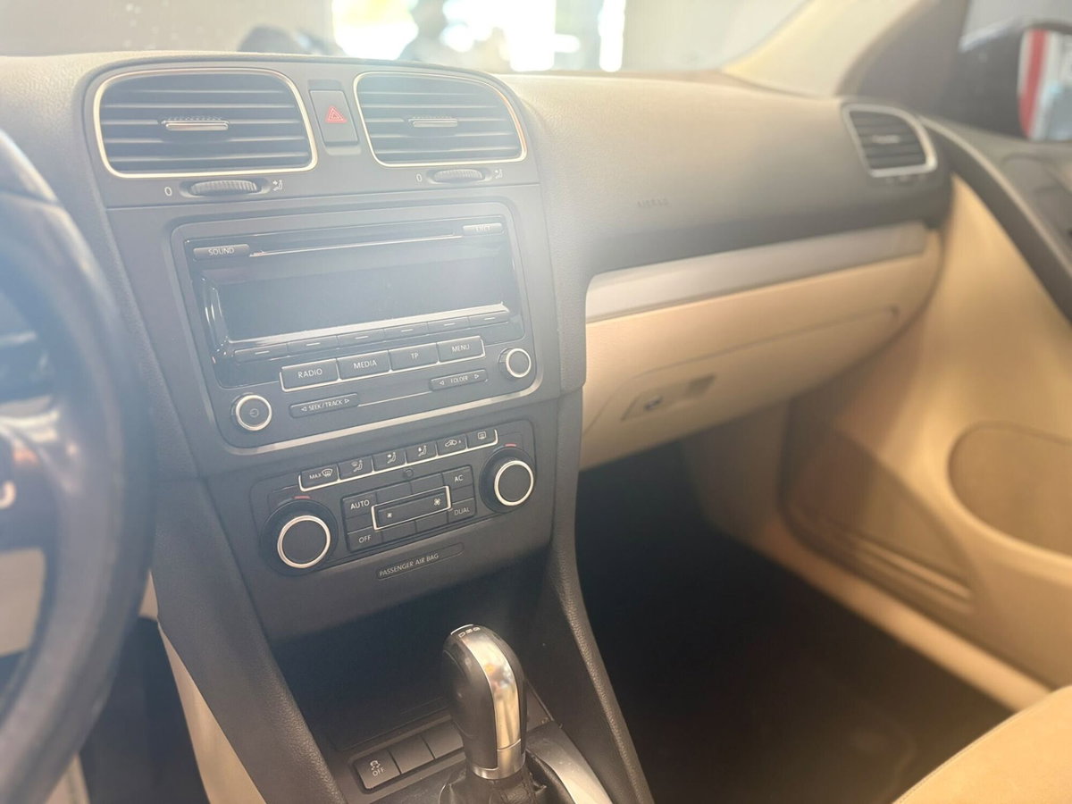 Volkswagen Golf 1.6 TDI DPF DSG 5p. Highline (13)