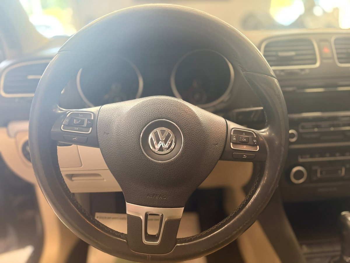 Volkswagen Golf 1.6 TDI DPF DSG 5p. Highline (14)