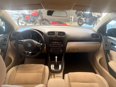 Volkswagen Golf 1.6 TDI DPF DSG 5p. Highline (18)