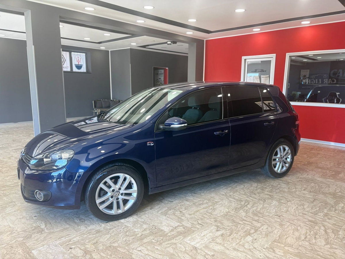 Volkswagen Golf 1.6 TDI DPF DSG 5p. Highline (4)
