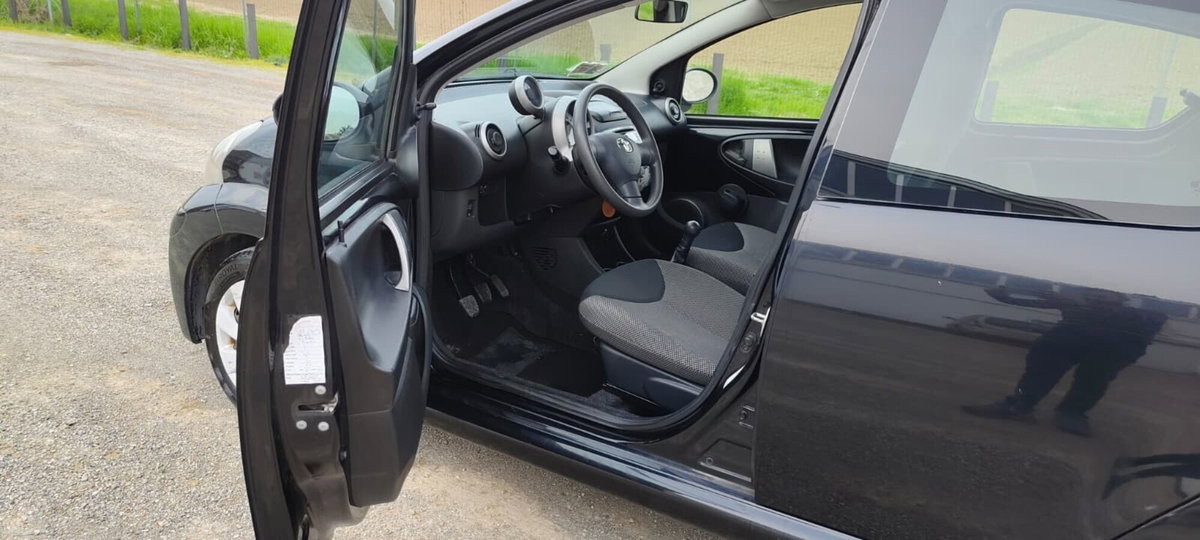 Toyota Aygo 1.0 12V VVT-i 5 porte Active Connect (10)