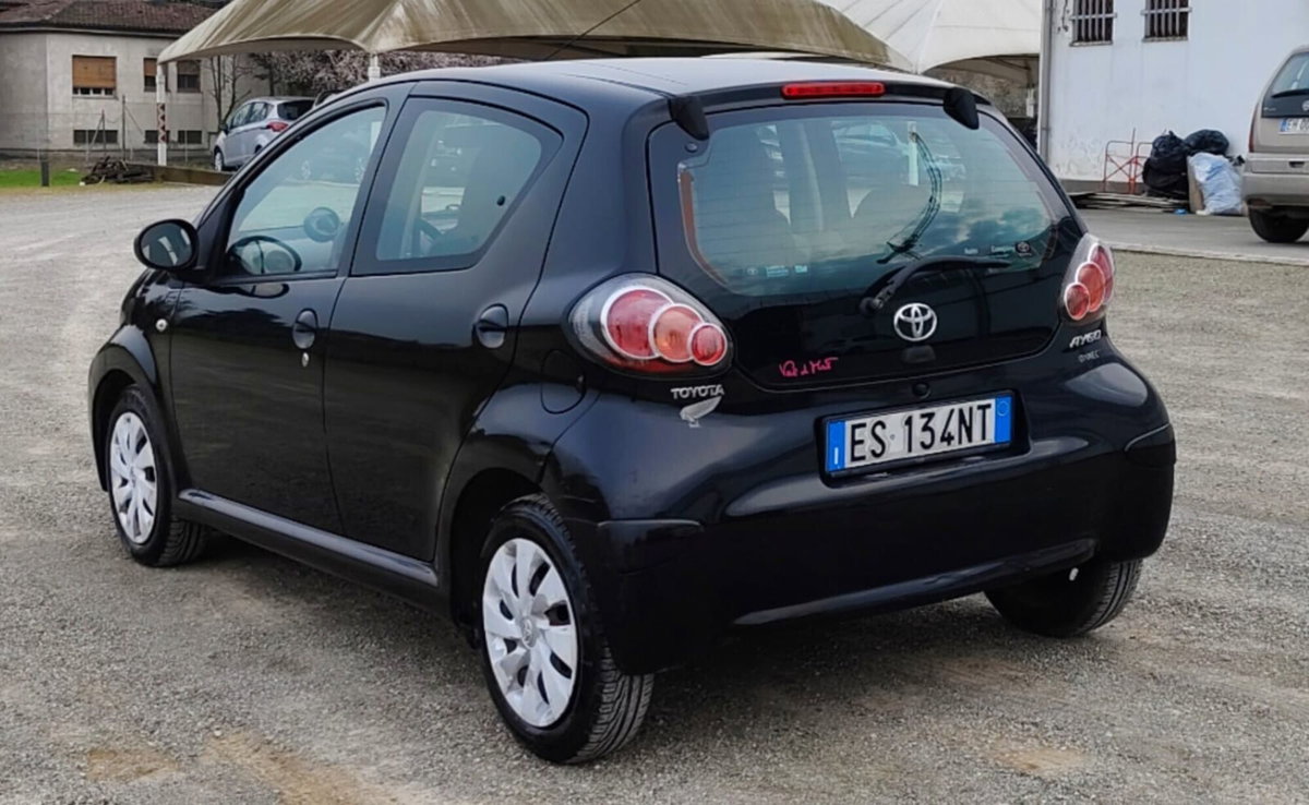 Toyota Aygo 1.0 12V VVT-i 5 porte Active Connect (19)