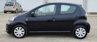 Toyota Aygo 1.0 12V VVT-i 5 porte Active Connect (4)
