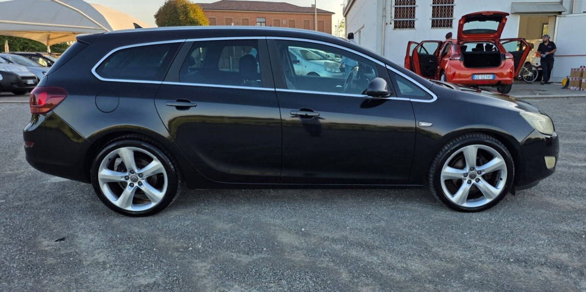 Opel Astra Station Wagon 1.7 CDTI 110CV Sports Cosmo (16)