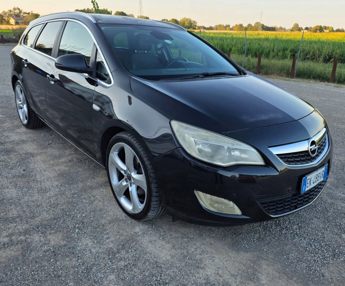 Opel Astra Station Wagon 1.7 CDTI 110CV Sports Cosmo (17)