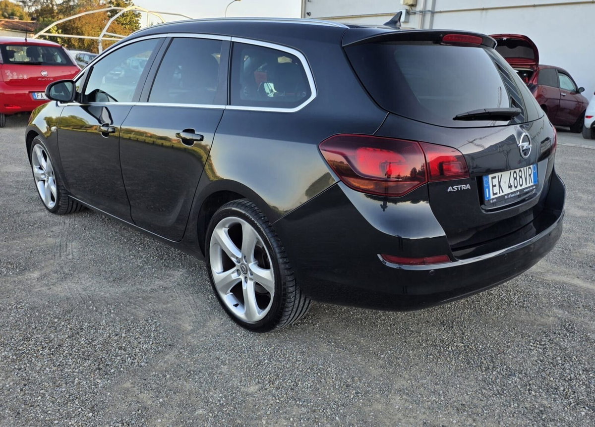 Opel Astra Station Wagon 1.7 CDTI 110CV Sports Cosmo (18)