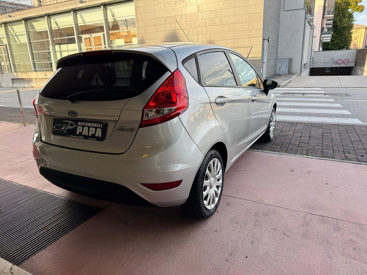 Ford Fiesta 1.2 82 CV 5 porte Titanium (19)