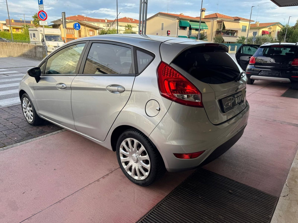 Ford Fiesta 1.2 82 CV 5 porte Titanium (4)