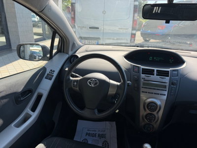 Toyota Yaris 1.0 5 porte Luxury pack (17)