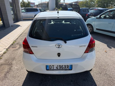 Toyota Yaris 1.0 5 porte Luxury pack (5)