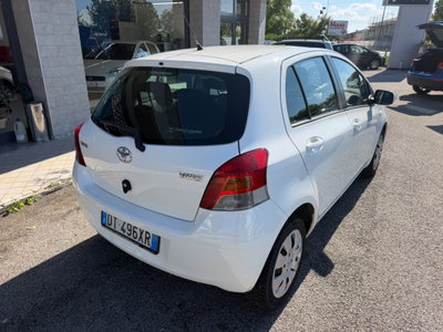 Toyota Yaris 1.0 5 porte Luxury pack (6)