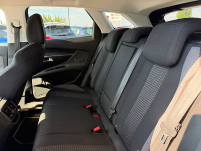 Peugeot 3008 BlueHDi 120 S&S Business (20)