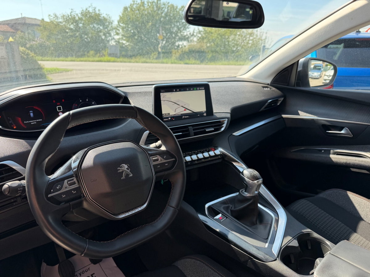 Peugeot 3008 BlueHDi 120 S&S Business (9)