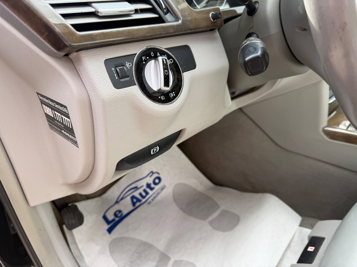 Mercedes-Benz Classe E 220 CDI BlueEFFICIENCY Avantgarde AMG (15)