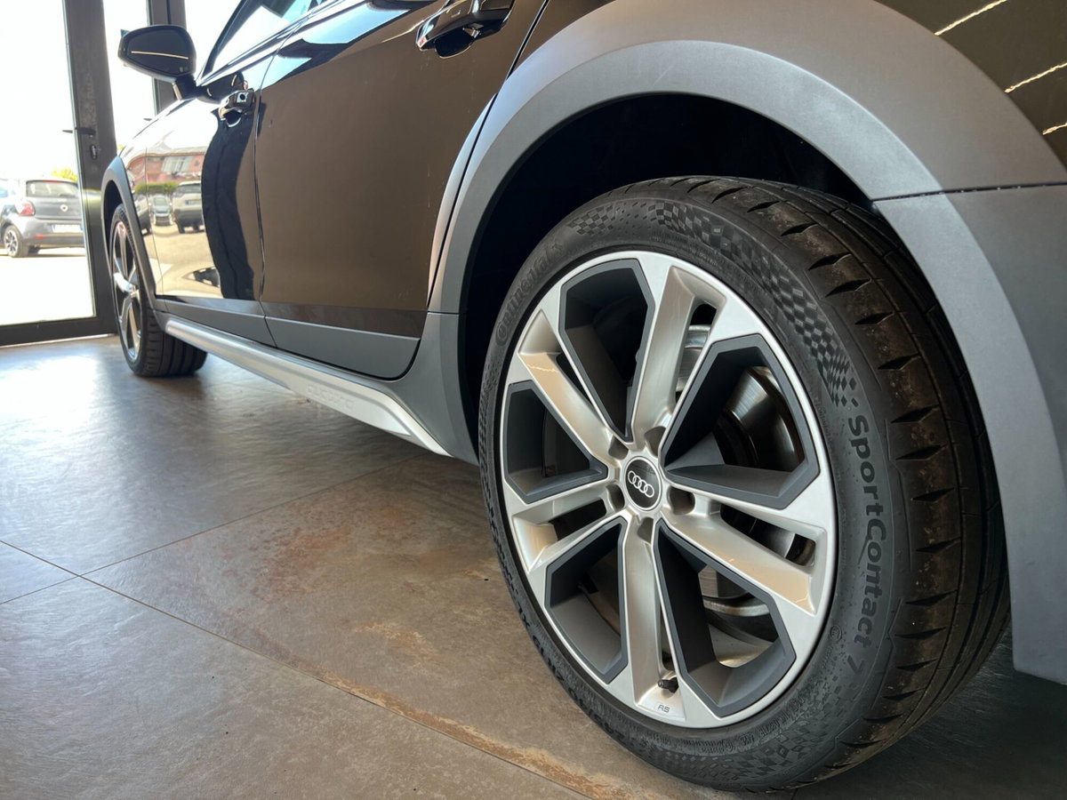 Audi A4 Allroad Allroad 40 2.0 tdi mhev Identity Contrast quattro 204cv s-tronic (8)