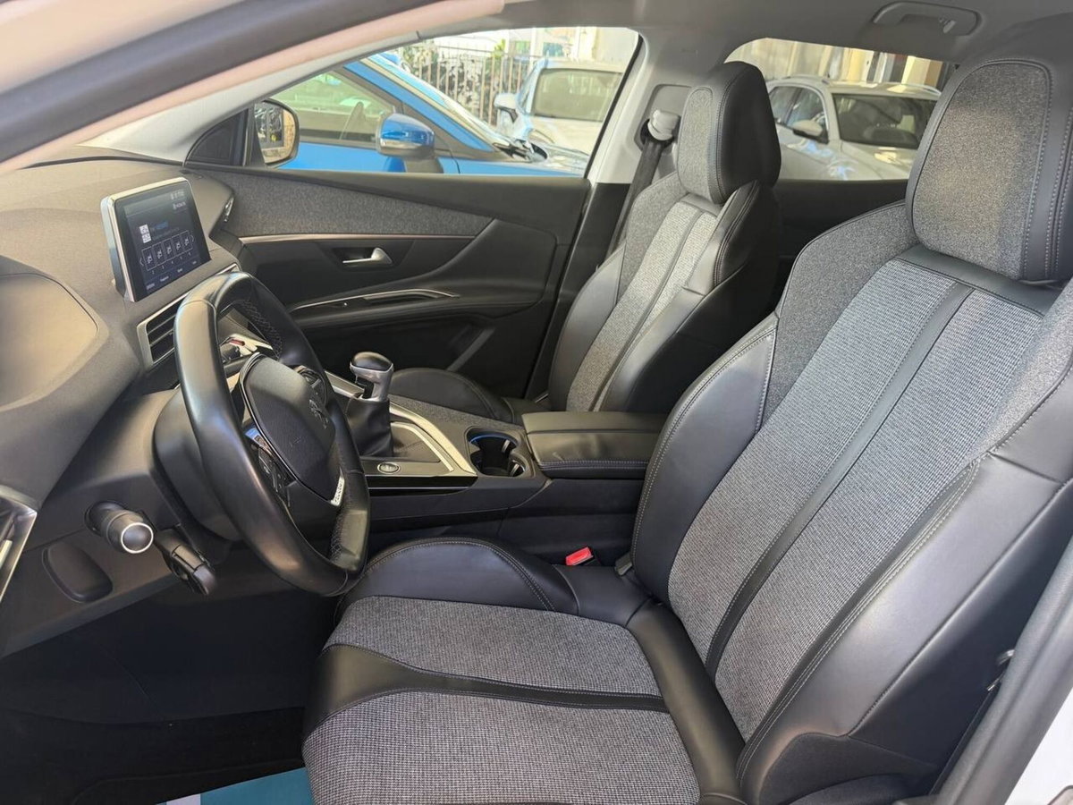 Peugeot 3008 BlueHDi 130 S&S Allure (11)