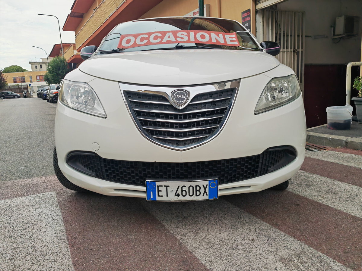 Lancia Ypsilon 0.9 TwinAir 85 CV 5 porte Metano Ecochic Gold