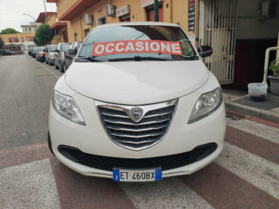 Lancia Ypsilon 0.9 TwinAir 85 CV 5 porte Metano Ecochic Gold (2)