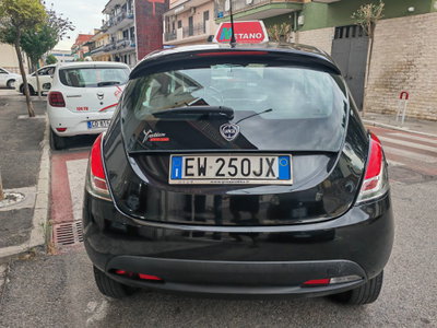 Lancia Ypsilon 0.9 TwinAir 85 CV 5 porte Metano Ecochic Gold (10)