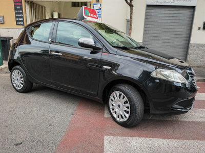 Lancia Ypsilon 0.9 TwinAir 85 CV 5 porte Metano Ecochic Gold (2)