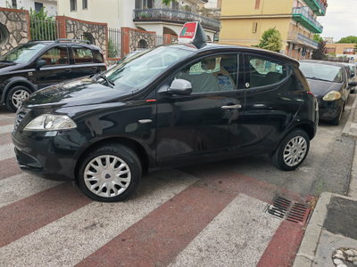 Lancia Ypsilon 0.9 TwinAir 85 CV 5 porte Metano Ecochic Gold (3)