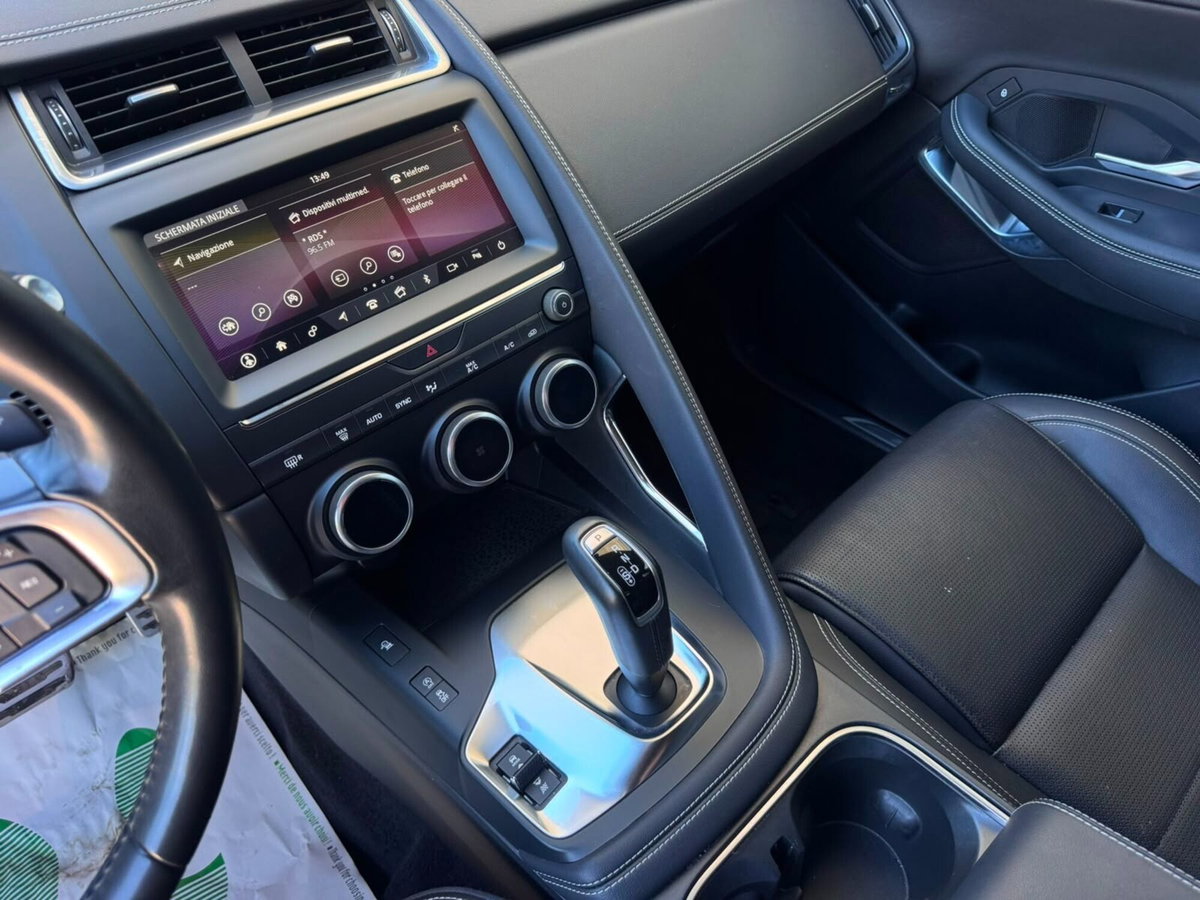 Jaguar E-Pace 2.0D 150 CV AWD R-Dynamic S (10)
