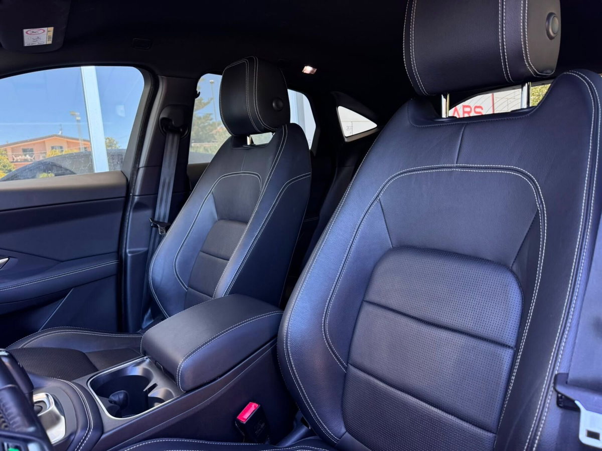Jaguar E-Pace 2.0D 150 CV AWD R-Dynamic S (12)