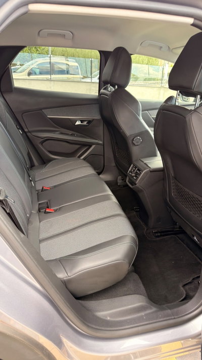 Peugeot 3008 BlueHDi 130 S&S EAT8 Allure Pack (9)