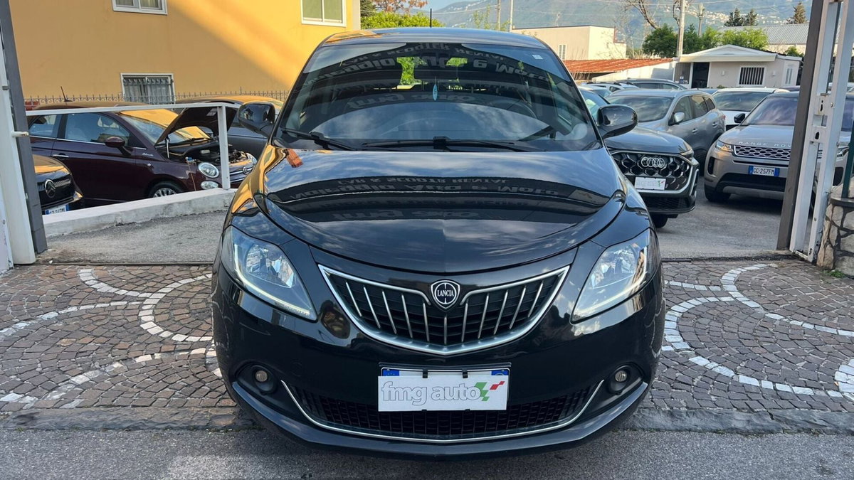 Lancia Ypsilon 1.0 FireFly 5 porte S&S Hybrid Gold Plus (2)