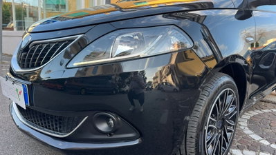 Lancia Ypsilon 1.0 FireFly 5 porte S&S Hybrid Gold Plus (8)