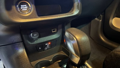 Citroen C3 PureTech 110 S&S EAT6 Elle (14)