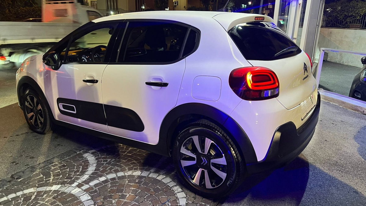 Citroen C3 PureTech 110 S&S EAT6 Elle (6)