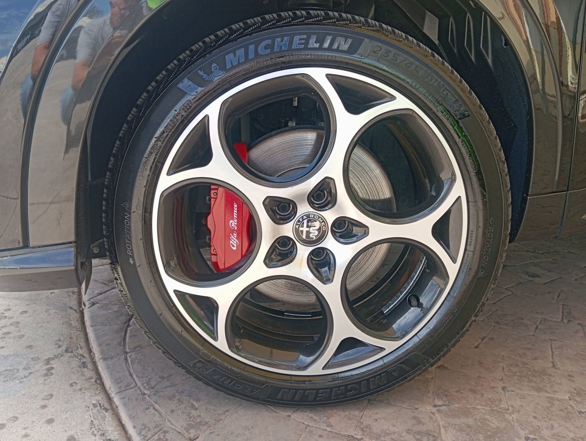 Alfa Romeo Tonale 1.3 phev Veloce Q4 280cv at6 (8)