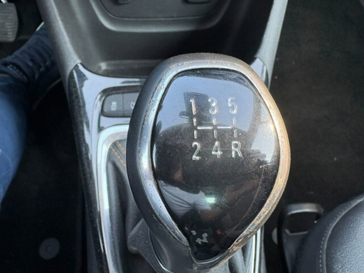Opel Crossland X 1.2 12V Design Line (12)