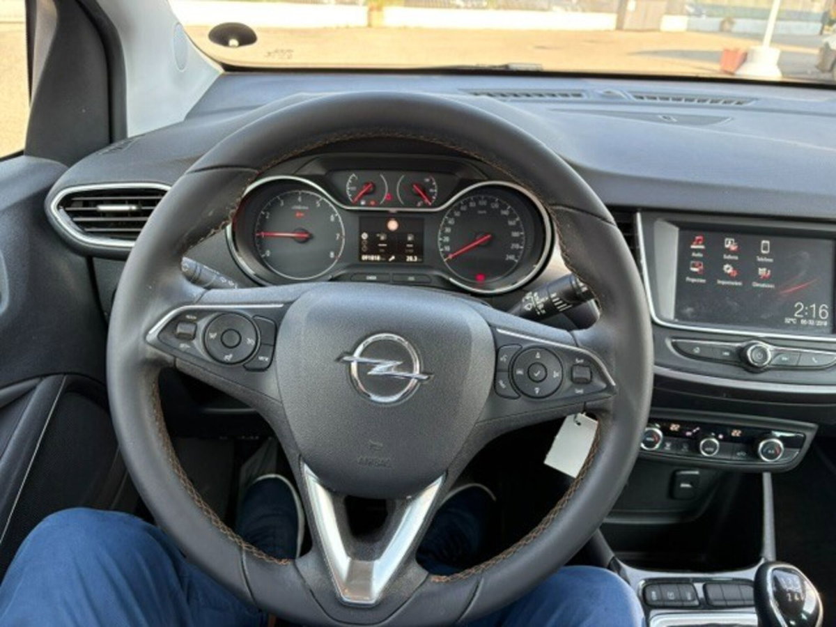 Opel Crossland X 1.2 12V Design Line (13)