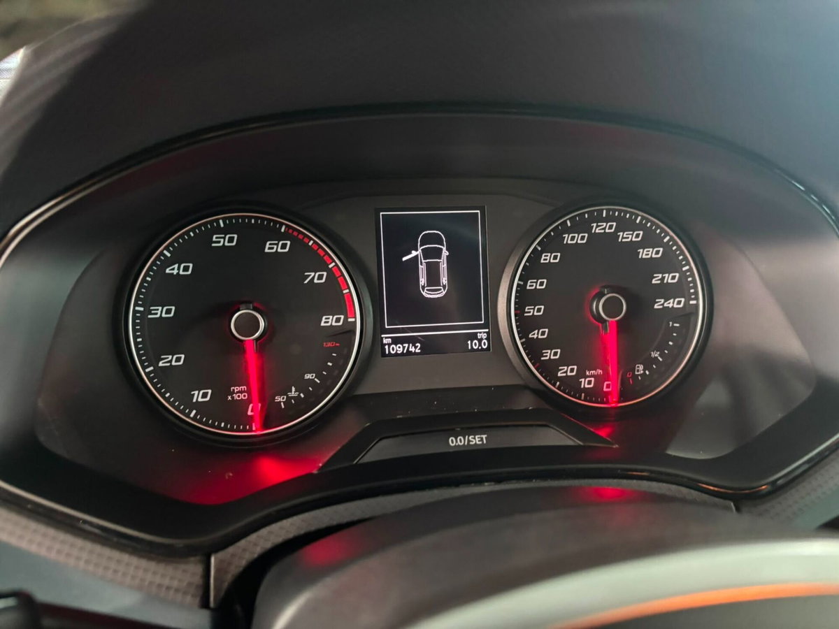 SEAT Arona 1.0 ecotsi Xperience 95cv (13)