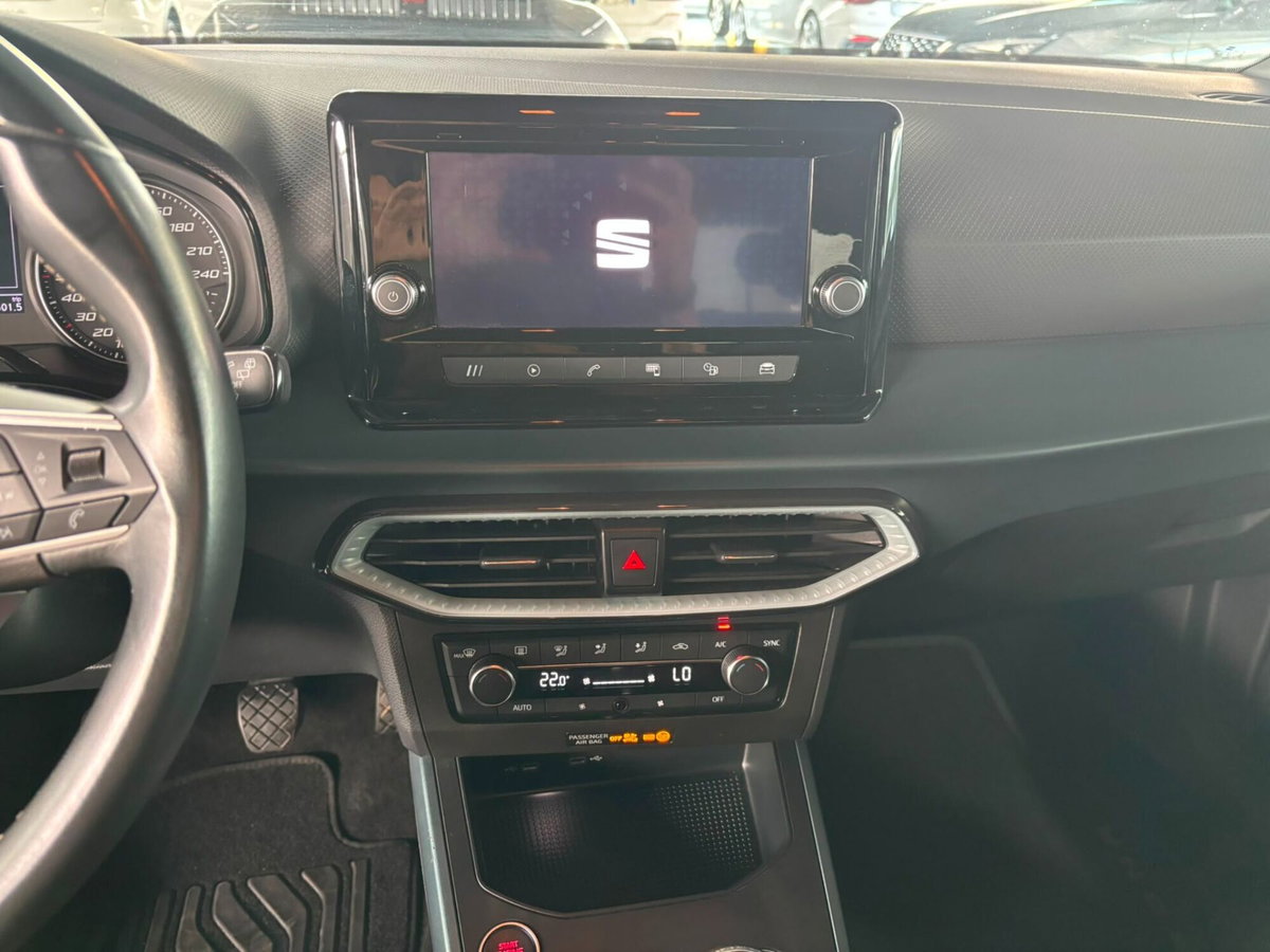 SEAT Arona 1.0 ecotsi Xperience 95cv (14)