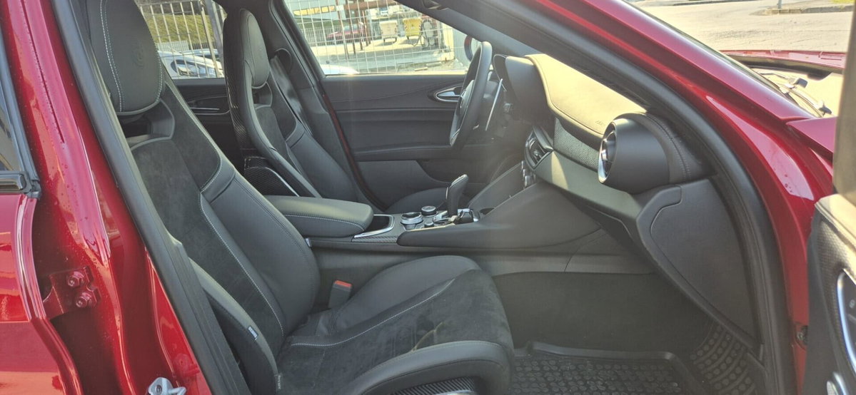 Alfa Romeo Giulia 2.9 V6 Quadrifoglio 520cv auto (5)