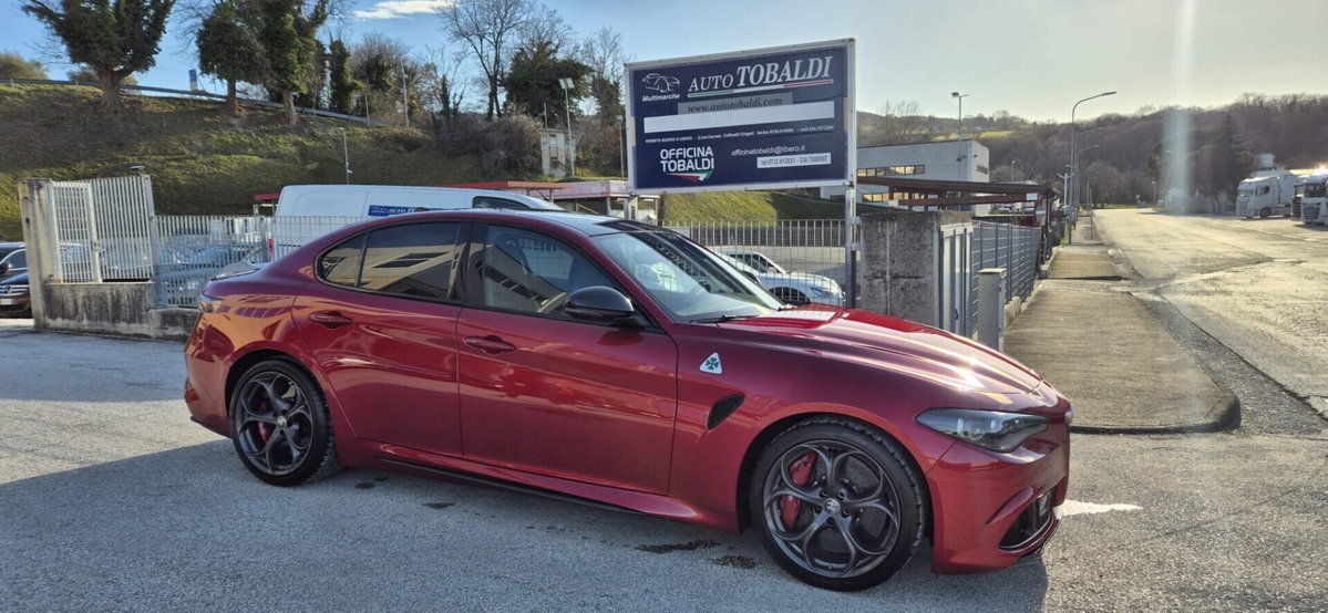 Alfa Romeo Giulia 2.9 V6 Quadrifoglio 520cv auto (9)